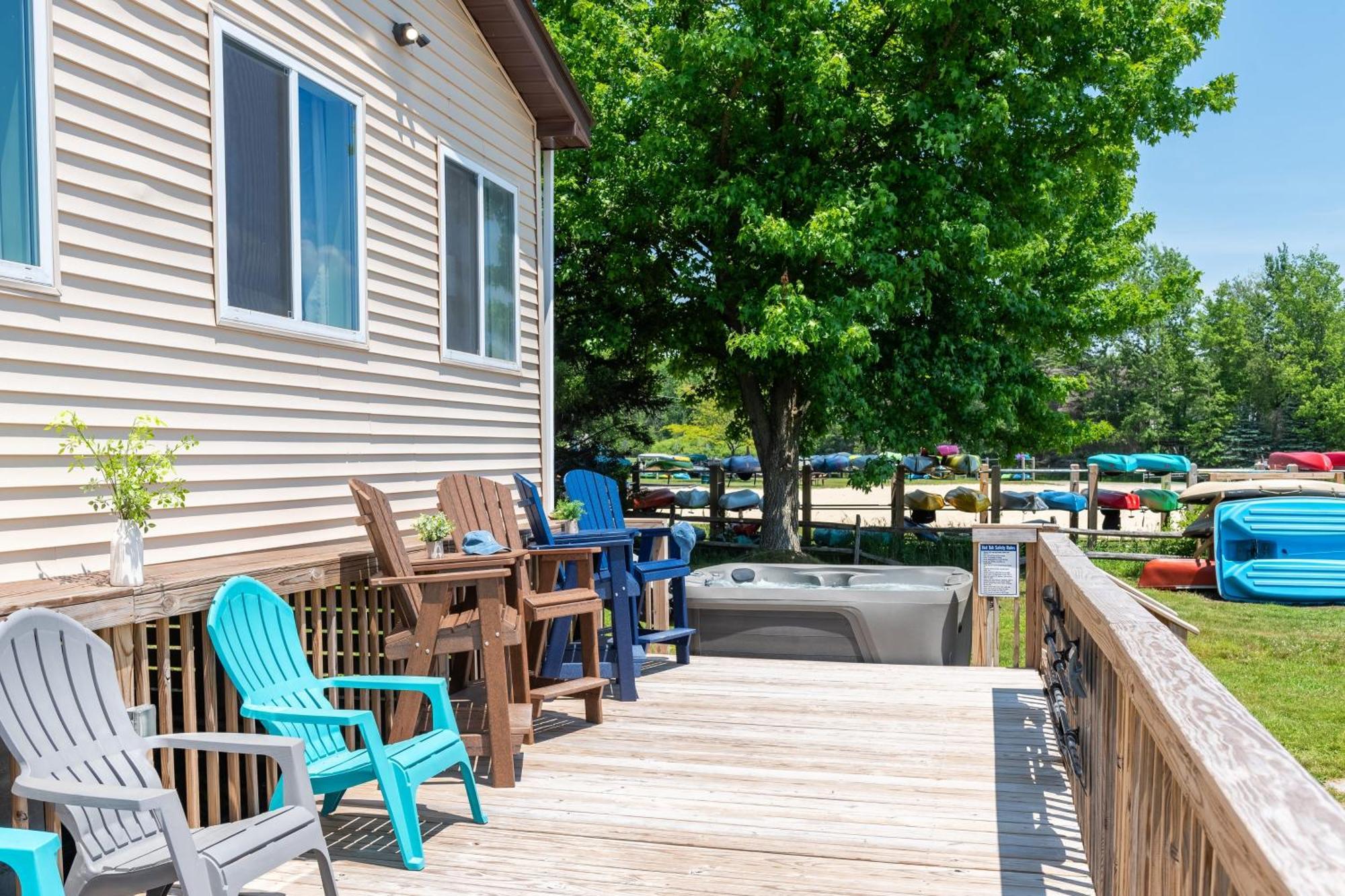 The Lake Life By Avantstay Lakefront View Hot Tub Holiday home