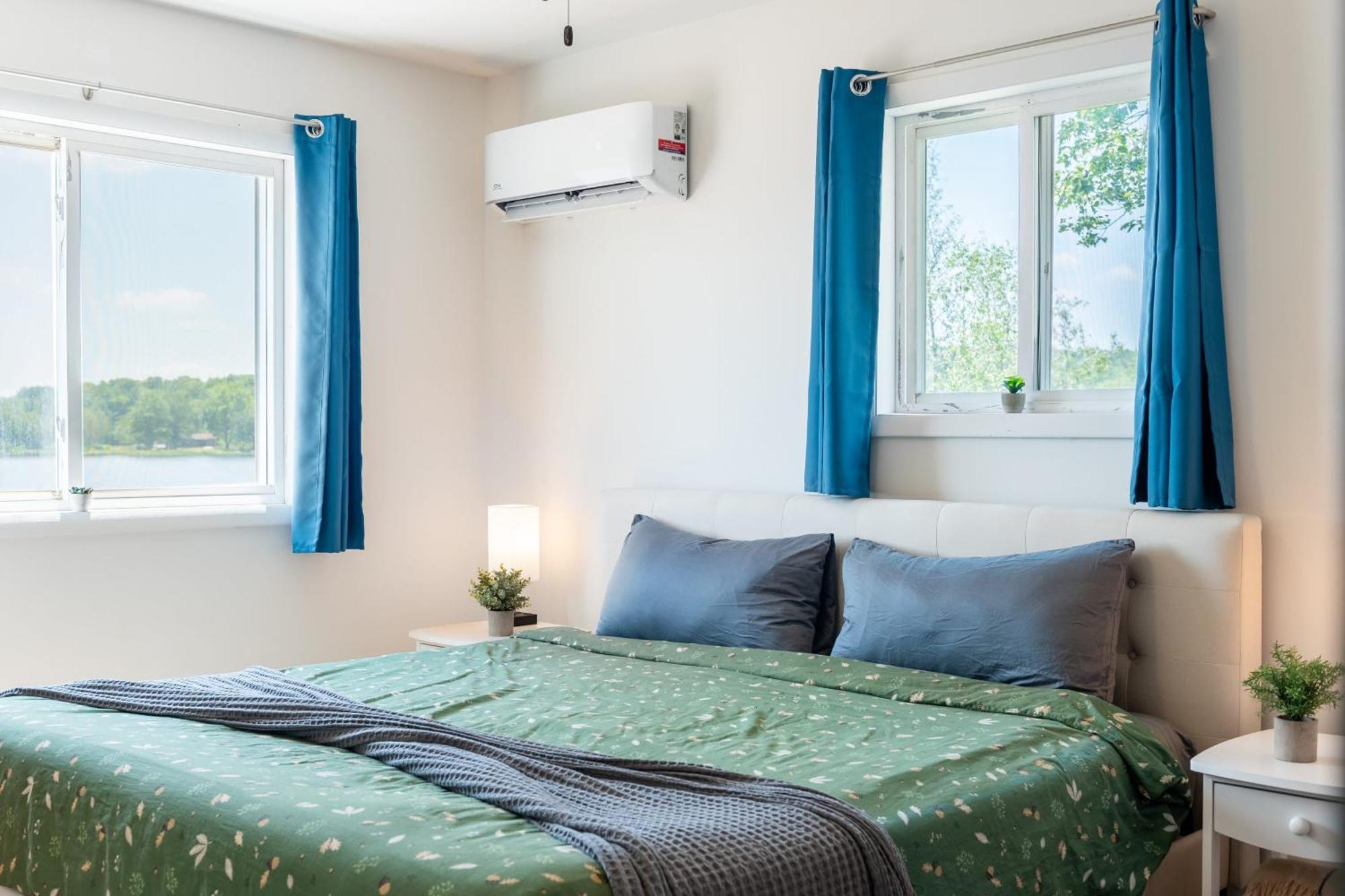 Holiday home The Lake Life By Avantstay Lakefront View Hot Tub *